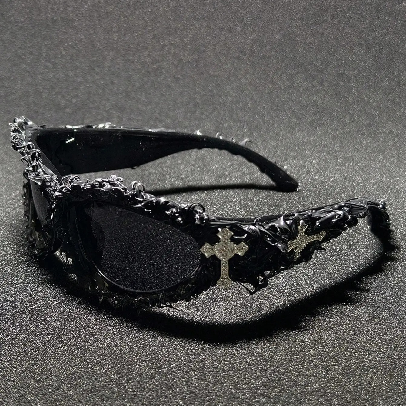 Street Fashion Hip Hop - Diamond Heart Cross 1 Pair Future