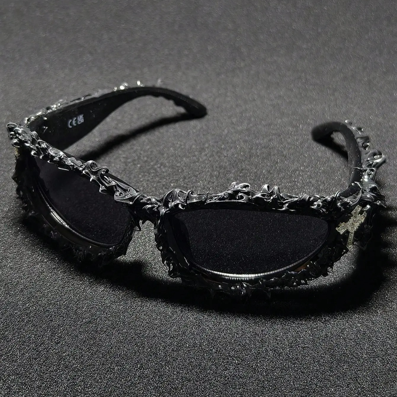 Diamond Heart Cross 1 Pair Fut – Street Fashion Hip Hop recenzja i cena
