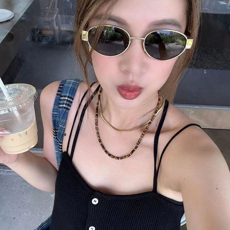 Small Oval Frame Advanced Sung – Street Fashion Photo recenzja i cena