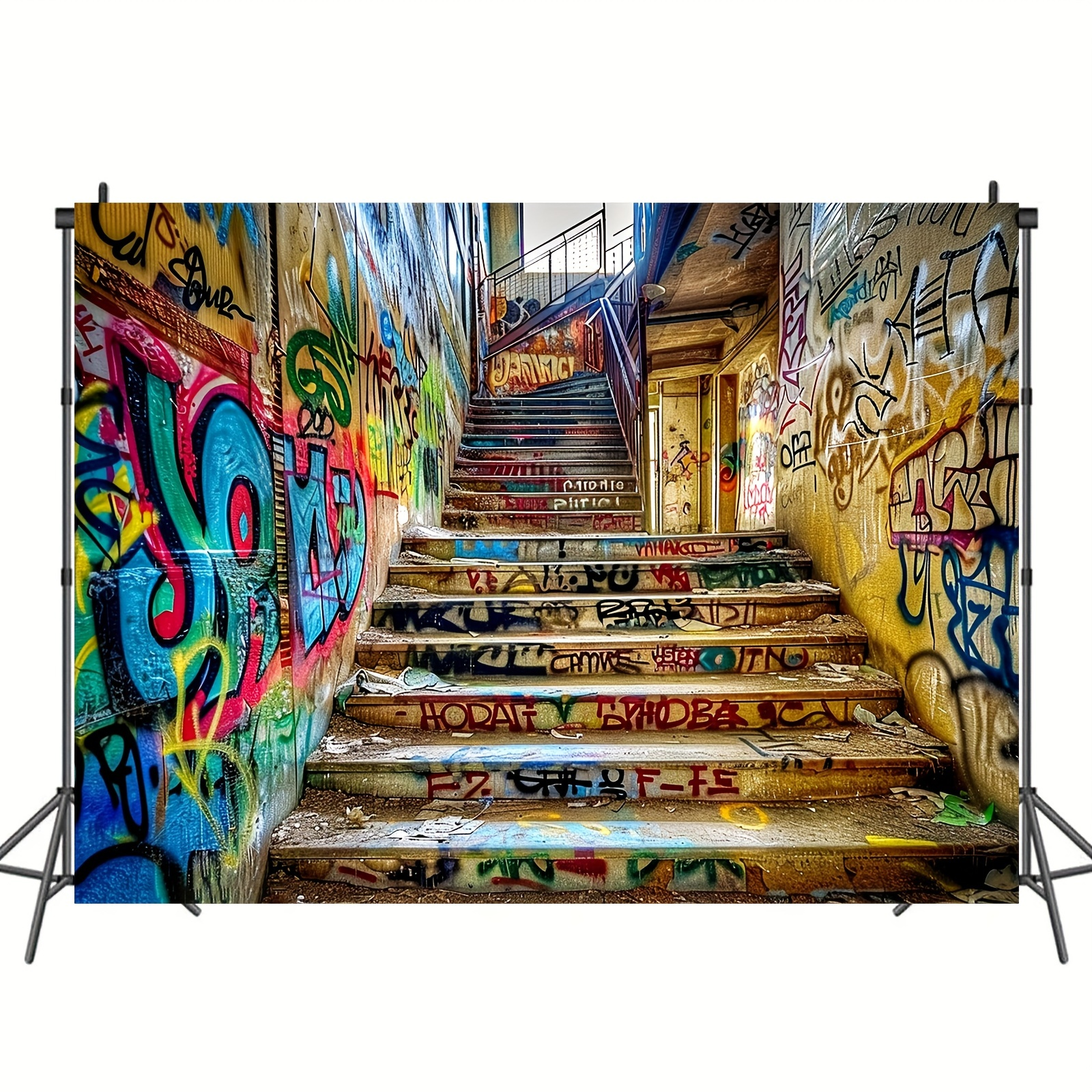 Vibrant urban street graffiti  – Street Fashion Photo recenzja i cena